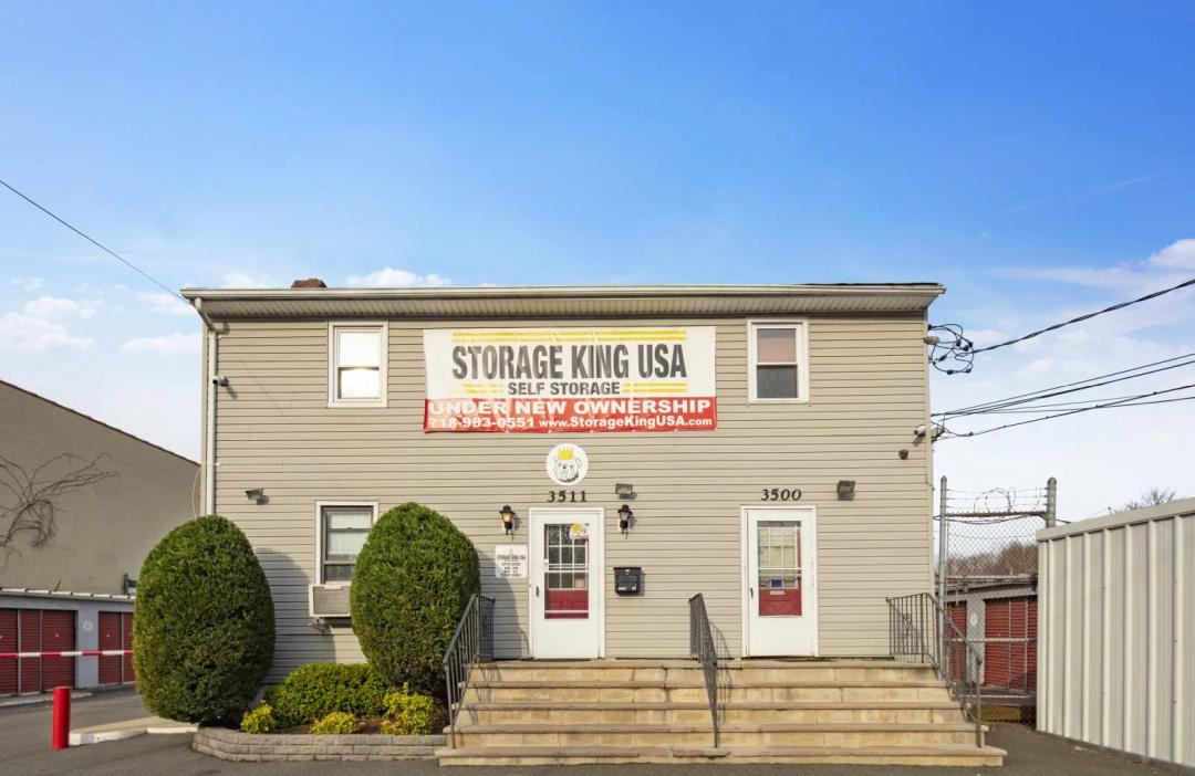 Storage King USA - Staten Island media 1