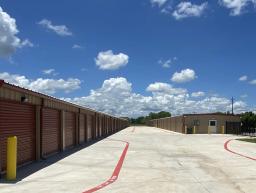 Storage King USA - Rosharon, TX Thumbnail 4