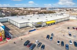 Storage King USA - Houston, TX (Gulf Fwy.) Thumbnail 8