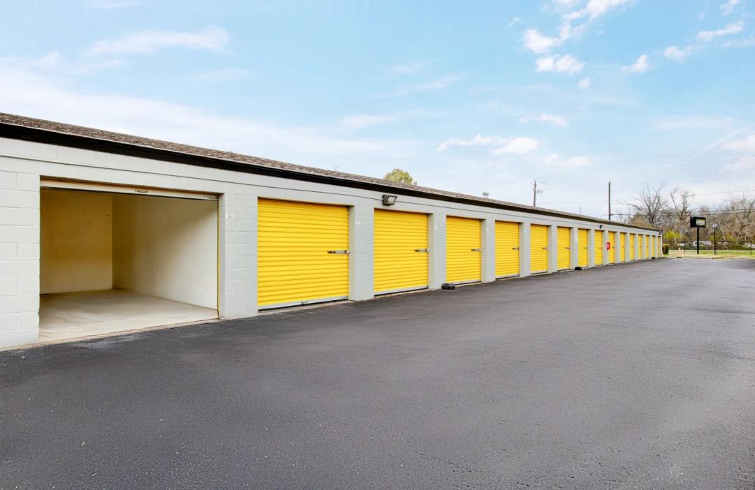 Storage King USA - Cedar Bayou media 5