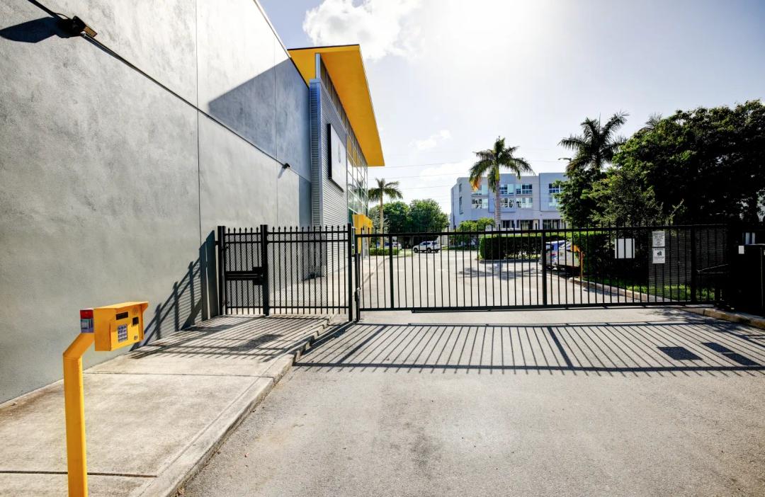 Storage King USA - Dixie Hwy media 10