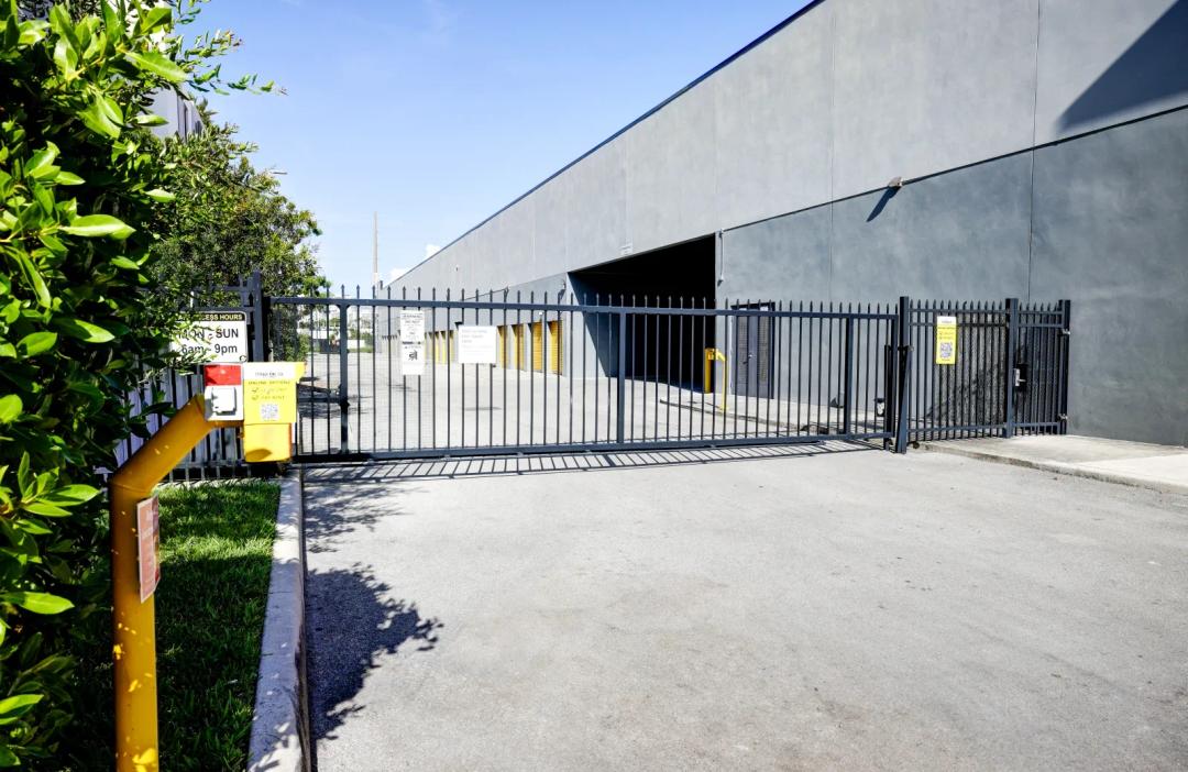 Storage King USA - Dixie Hwy media 12