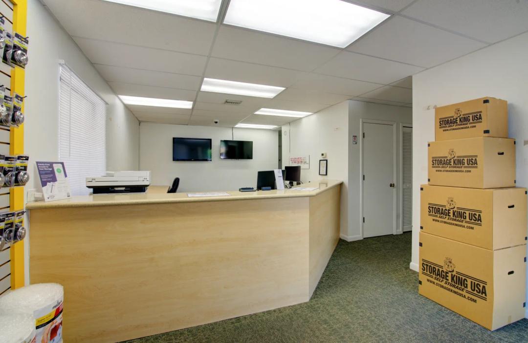 Storage King USA - 17625 Tamiami Trail media 8