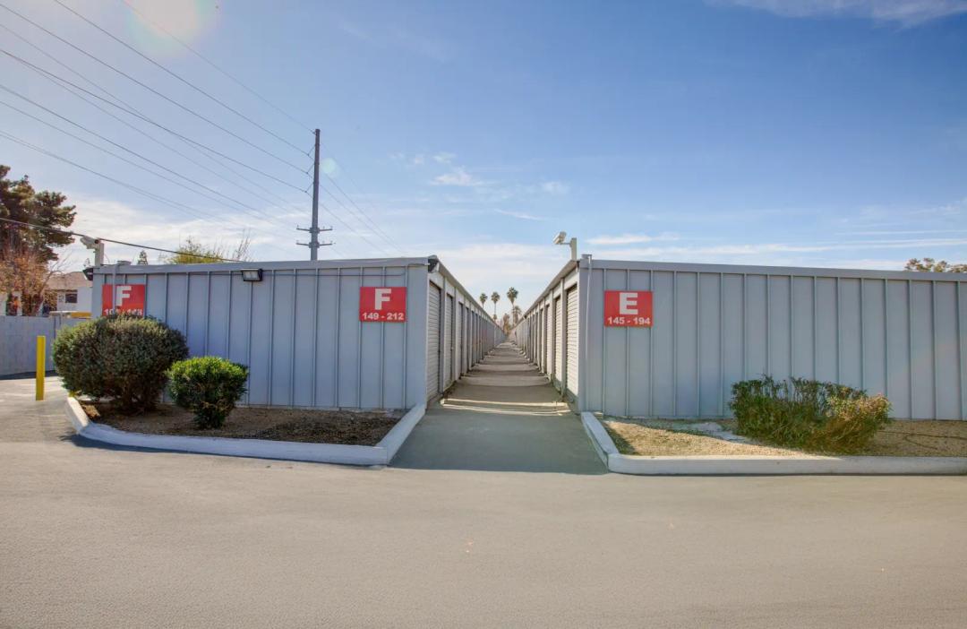 Storage King USA - Phoenix - Indian School media 13