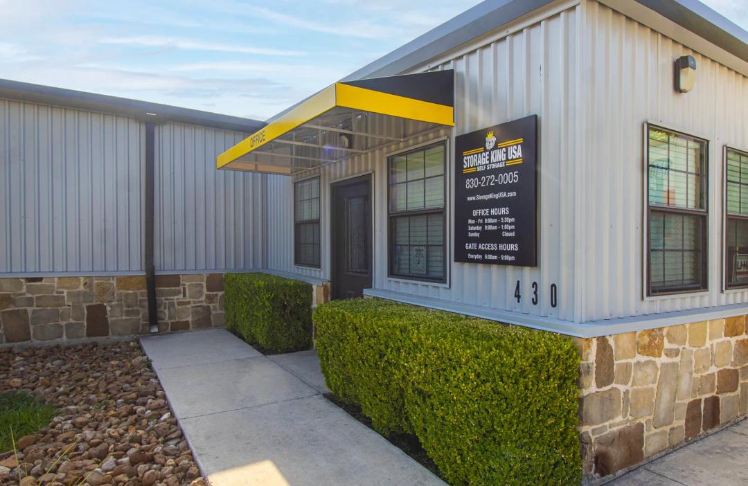 Storage King USA - Seguin, TX - 430 E. I-10 media 3