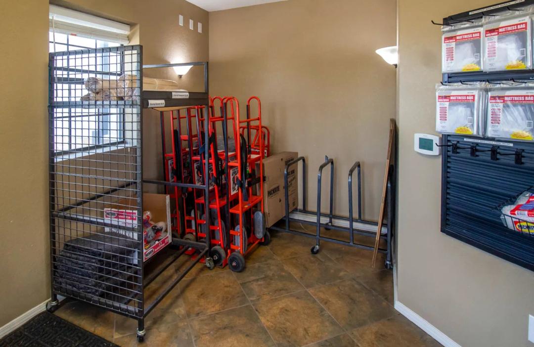 Storage King USA - Seguin, TX - 430 E. I-10 media 6