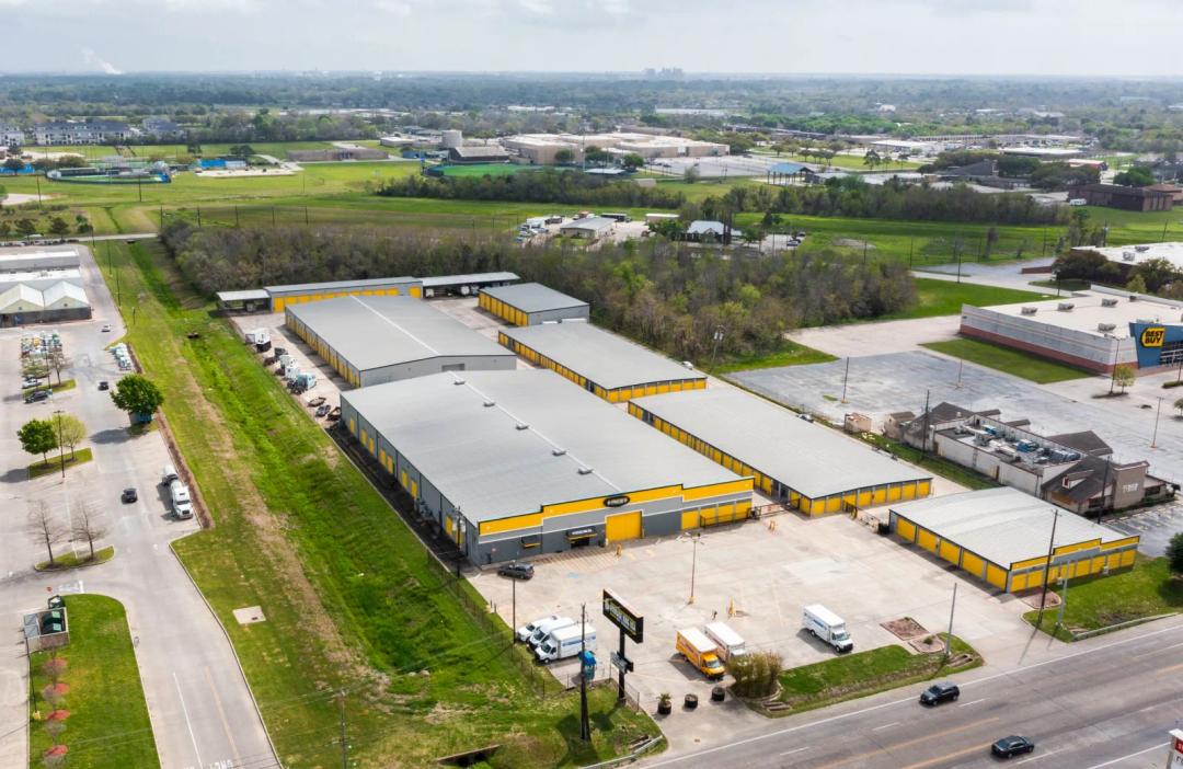 Storage King USA - Baytown - Garth Road media 1