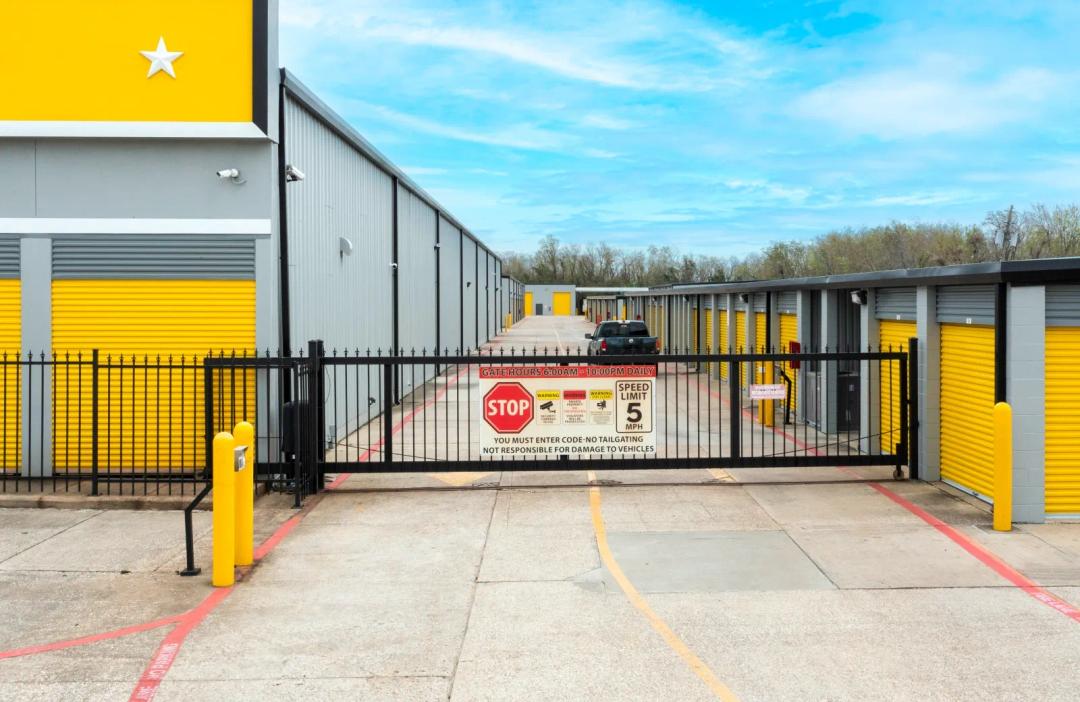 Storage King USA - Baytown - Garth Road media 5