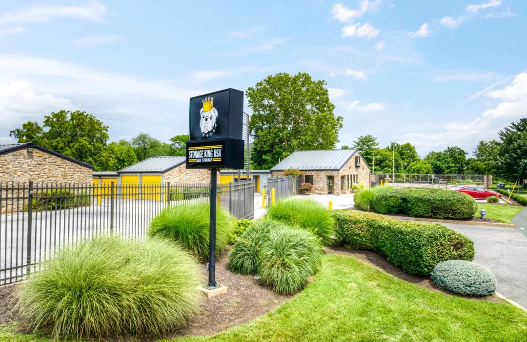 Storage King USA - Hook Road media 6